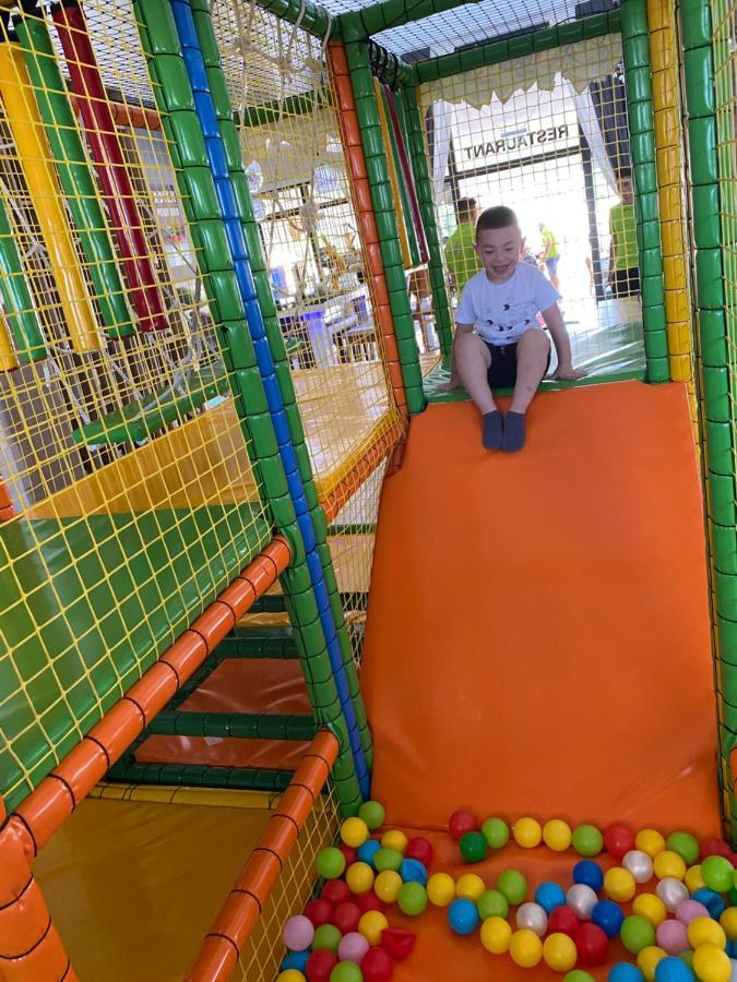 Hotel Aqua Kŭrdzhali エクステリア 写真