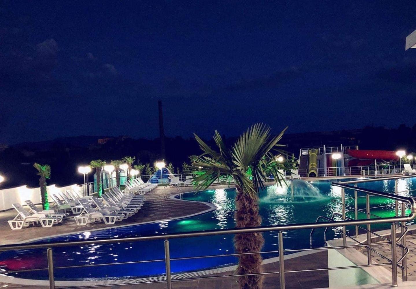 Hotel Aqua Kŭrdzhali エクステリア 写真