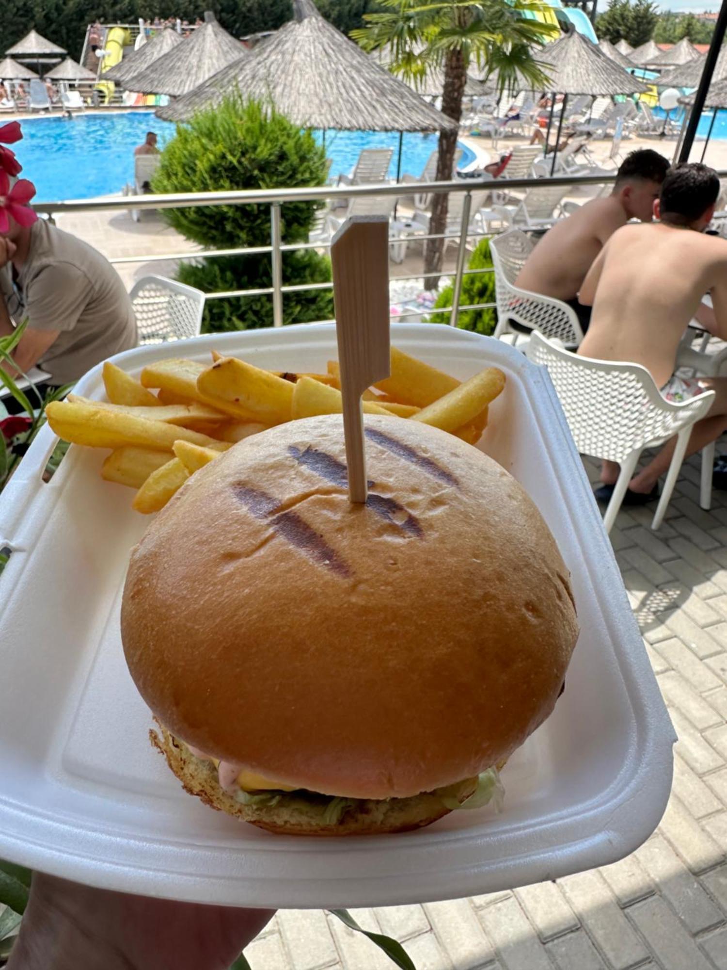 Hotel Aqua Kŭrdzhali エクステリア 写真
