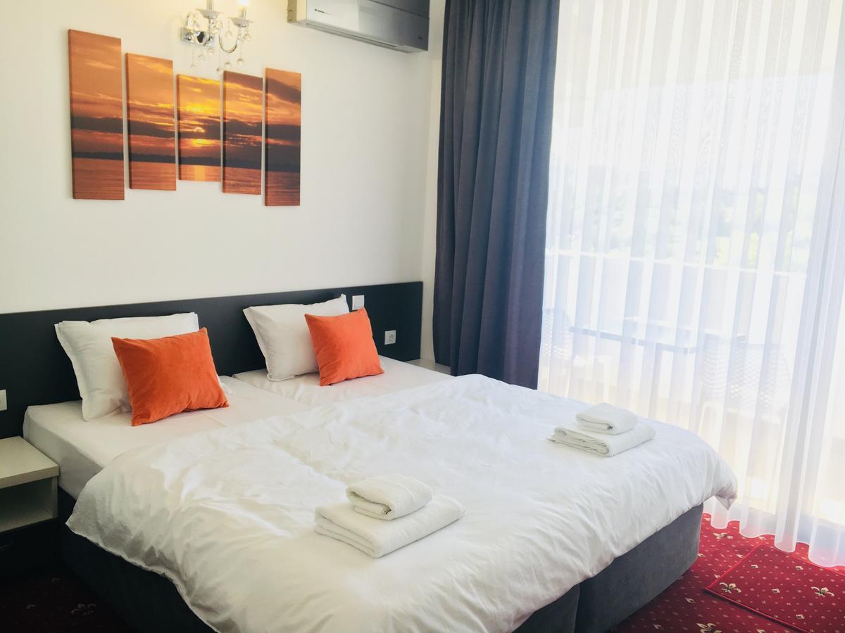 Hotel Aqua Kŭrdzhali エクステリア 写真