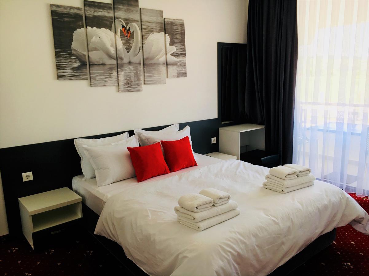Hotel Aqua Kŭrdzhali エクステリア 写真