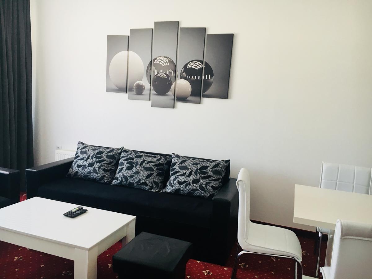Hotel Aqua Kŭrdzhali エクステリア 写真