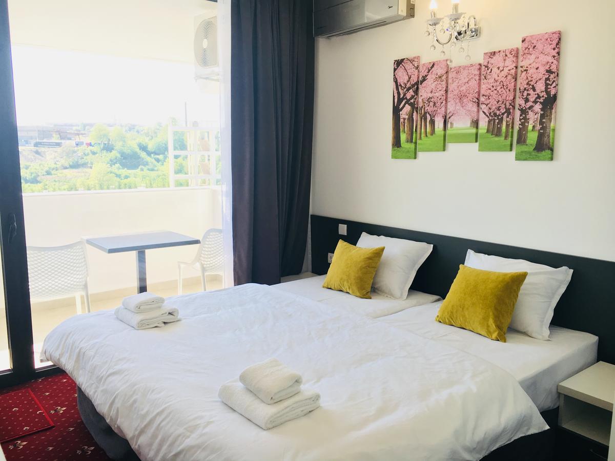 Hotel Aqua Kŭrdzhali エクステリア 写真