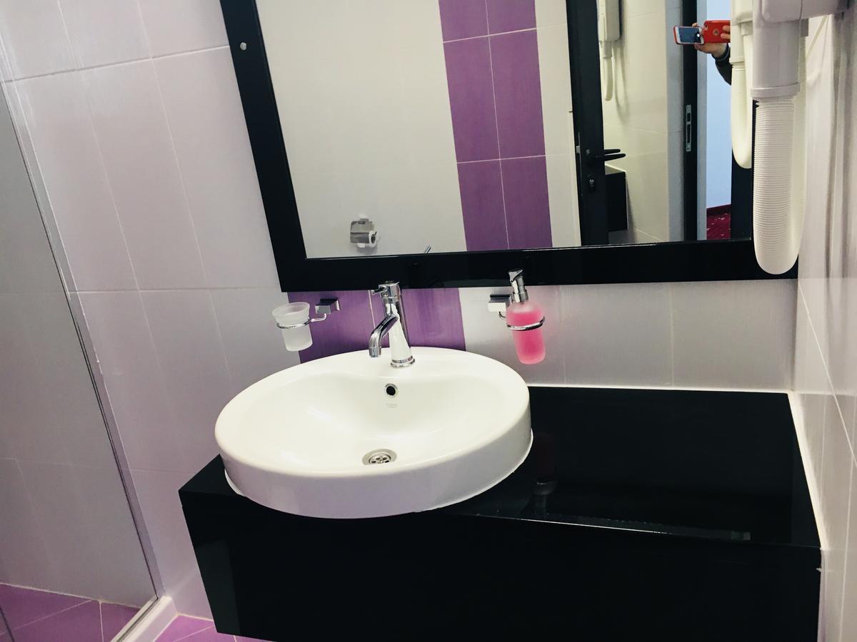Hotel Aqua Kŭrdzhali エクステリア 写真