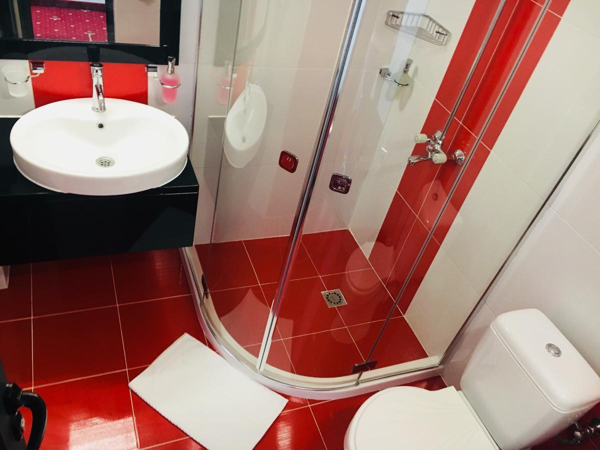 Hotel Aqua Kŭrdzhali エクステリア 写真