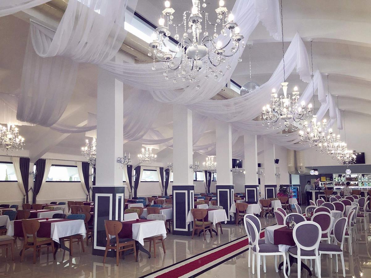 Hotel Aqua Kŭrdzhali エクステリア 写真