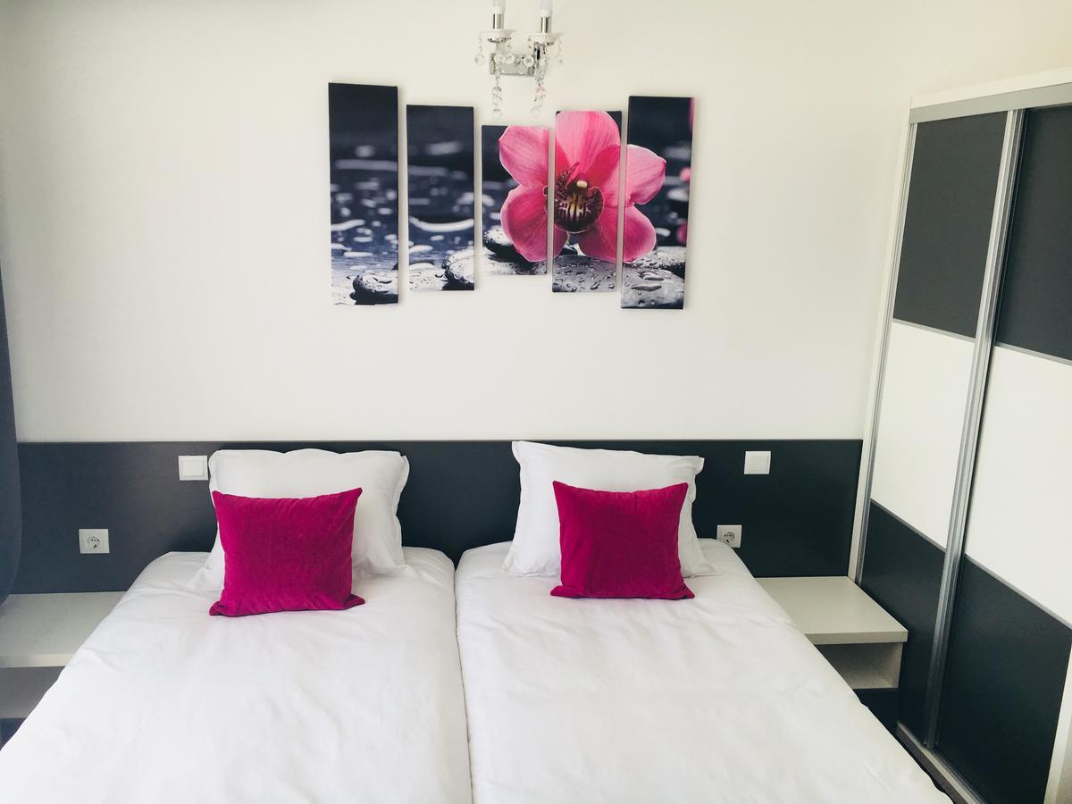 Hotel Aqua Kŭrdzhali エクステリア 写真
