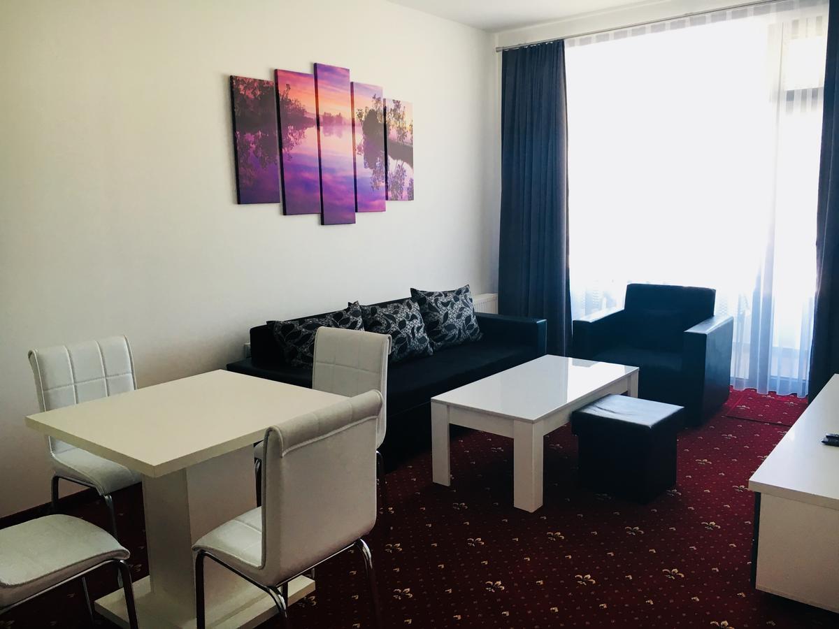 Hotel Aqua Kŭrdzhali エクステリア 写真