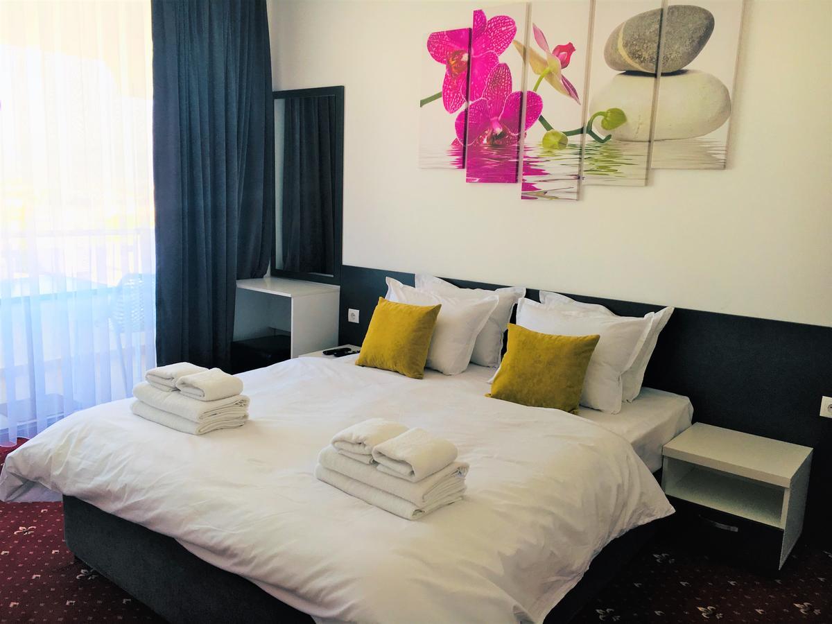 Hotel Aqua Kŭrdzhali エクステリア 写真