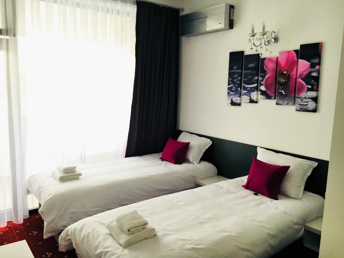 Hotel Aqua Kŭrdzhali エクステリア 写真