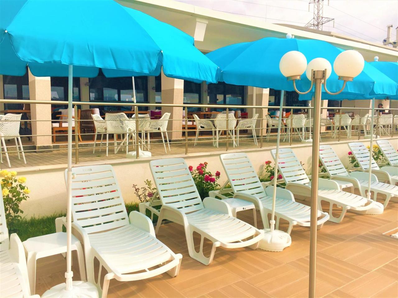 Hotel Aqua Kŭrdzhali エクステリア 写真