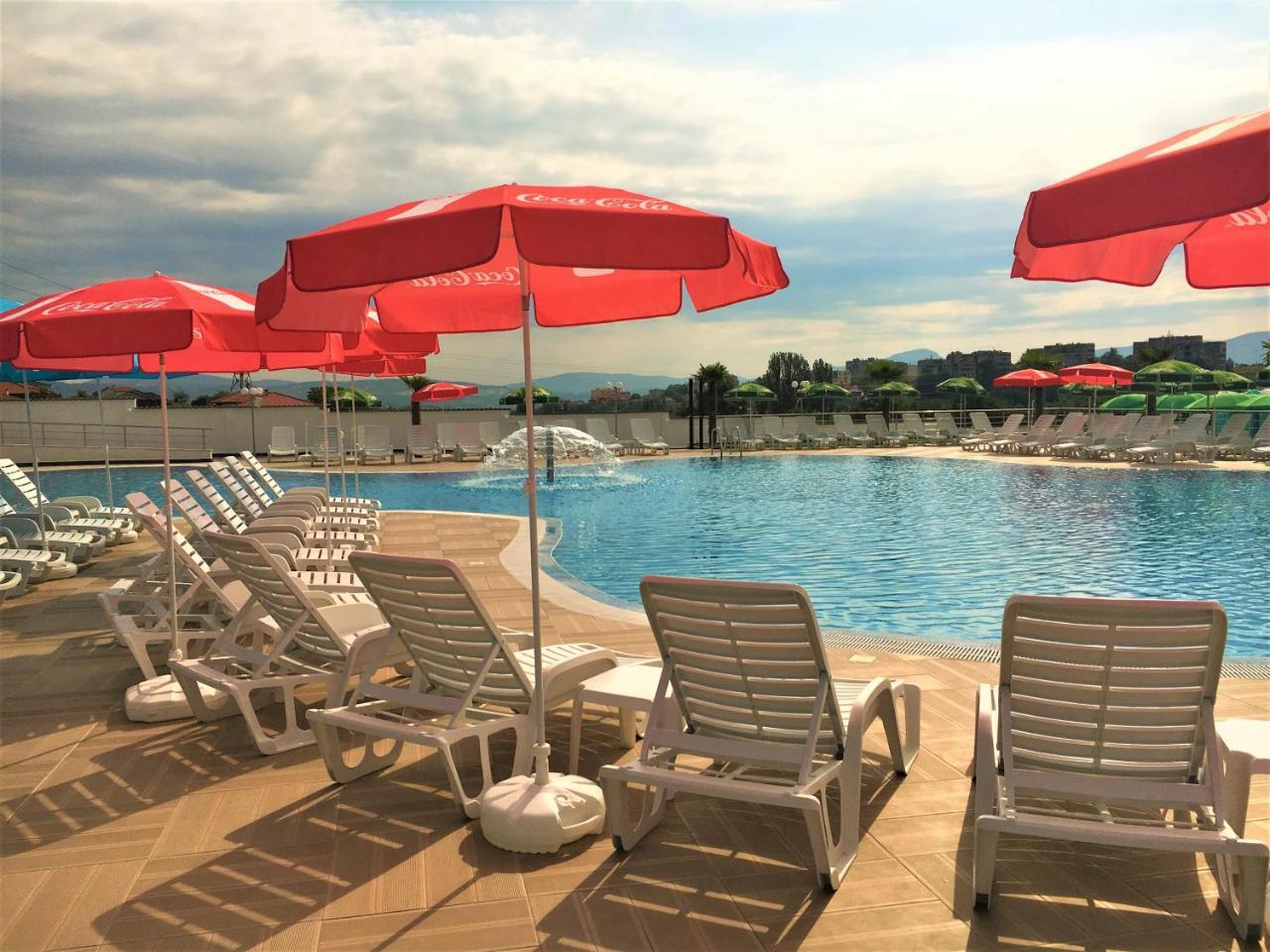 Hotel Aqua Kŭrdzhali エクステリア 写真