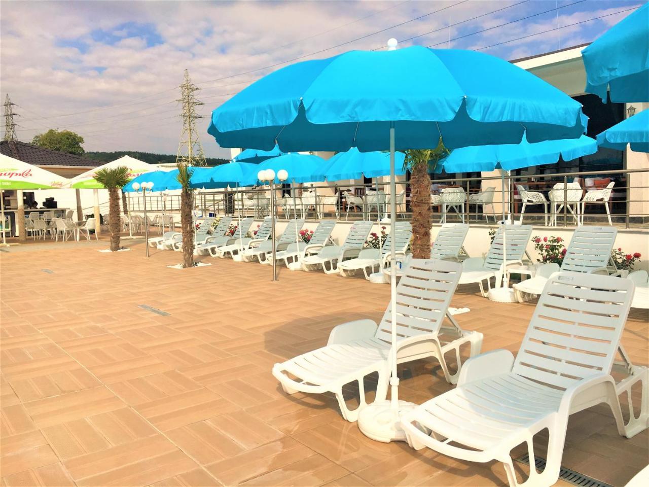 Hotel Aqua Kŭrdzhali エクステリア 写真