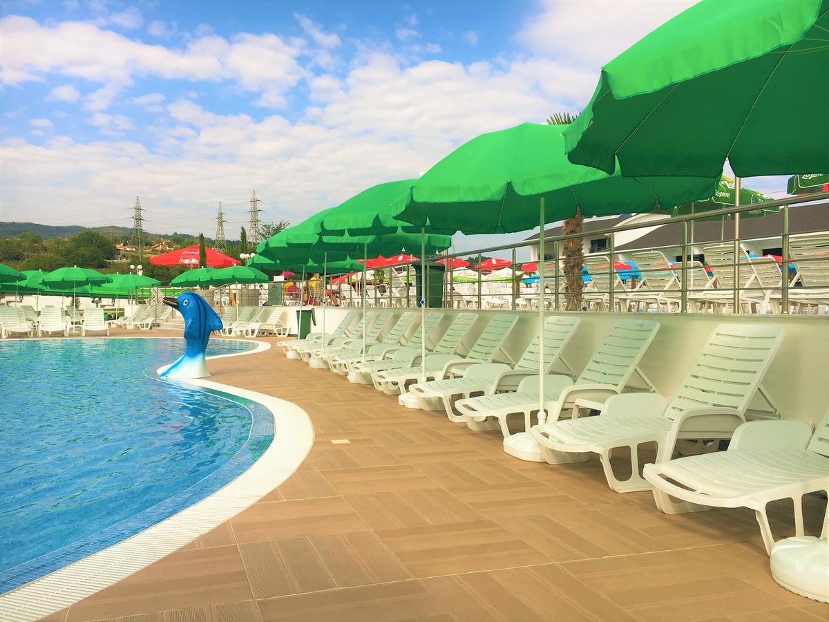 Hotel Aqua Kŭrdzhali エクステリア 写真