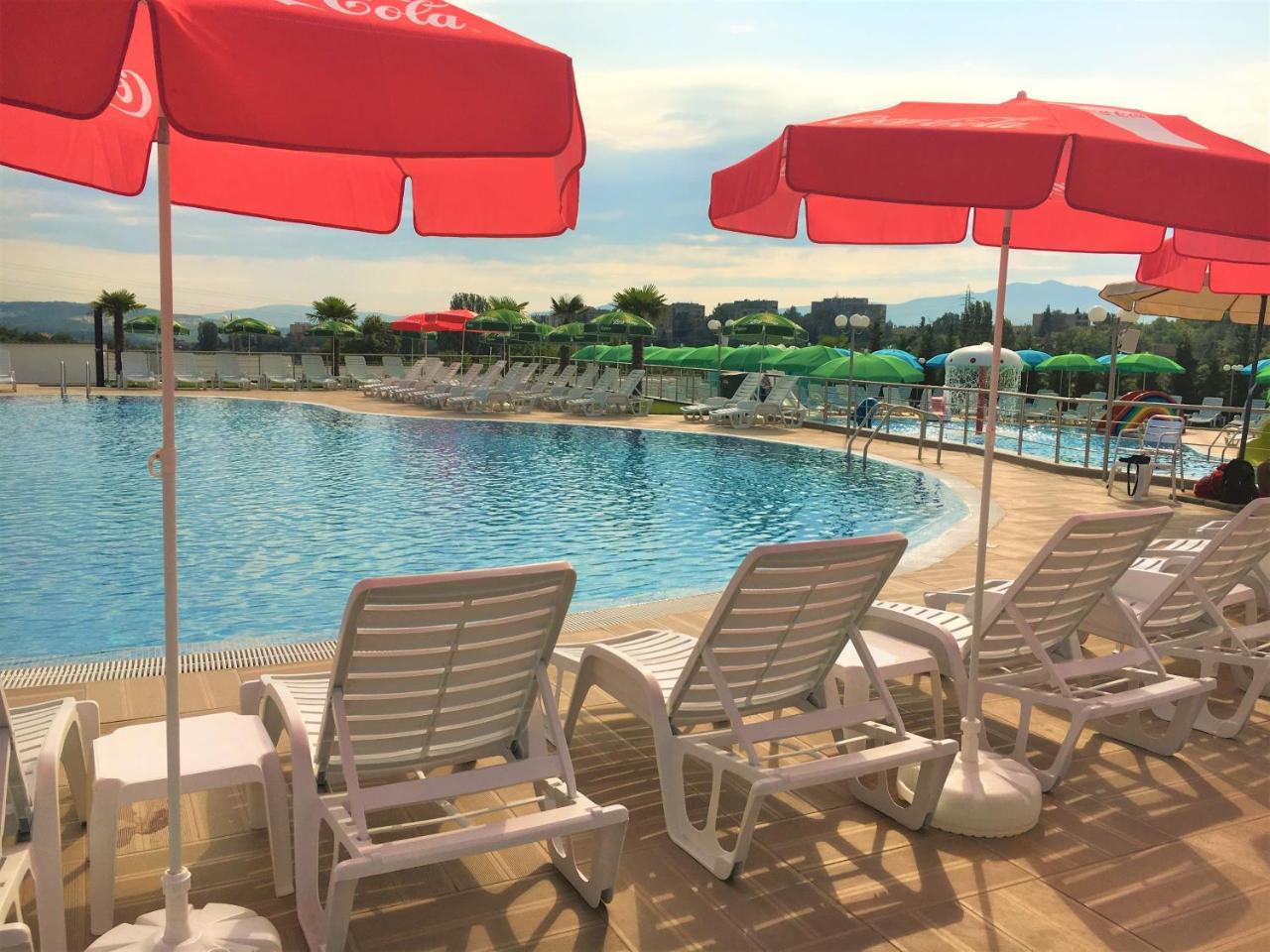 Hotel Aqua Kŭrdzhali エクステリア 写真